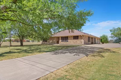 909 McClintic Drive, Groesbeck, TX 76642 - Photo 4
