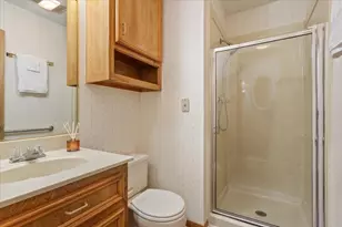 909 McClintic Dr, Groesbeck, TX 76642 - Photo 30
