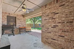 909 McClintic Dr, Groesbeck, TX 76642 - Photo 32