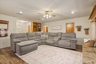 909 McClintic Dr, Groesbeck, TX 76642 - Photo 14