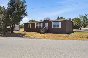 801 Pecos River Dr, Granbury, TX 76048 - Photo 2