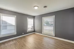 1106 Oak St, Grand Prairie, TX 75050 - Photo 12