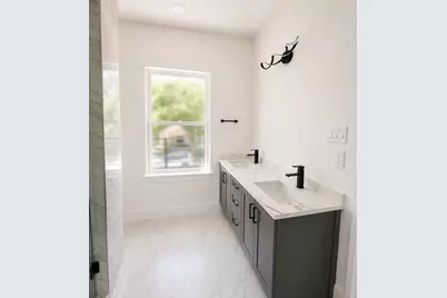 2542 Hooper Street, Dallas, TX 75215 - Photo 20
