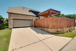 2254 Magic Mantle Dr, Lewisville, TX 75056 - Photo 38