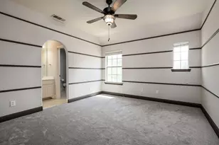 2254 Magic Mantle Dr, Lewisville, TX 75056 - Photo 6