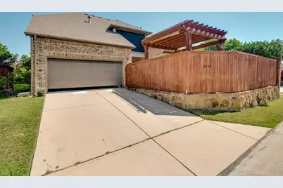 2254 Magic Mantle Drive, Lewisville, TX 75056 - Photo 38