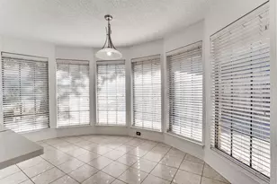 1021 Auburn Dr, Arlington, TX 76012 - Photo 10