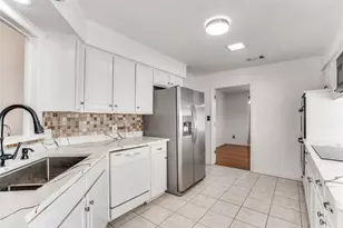 1021 Auburn Dr, Arlington, TX 76012 - Photo 8