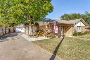 1021 Auburn Dr, Arlington, TX 76012 - Photo 2