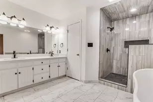 1021 Auburn Dr, Arlington, TX 76012 - Photo 16