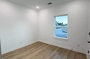4916 Tronewood St, Houston, TX 77016 - Photo 16