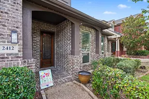 2412 Lynbridge Dr, Plano, TX 75025 - Photo 2