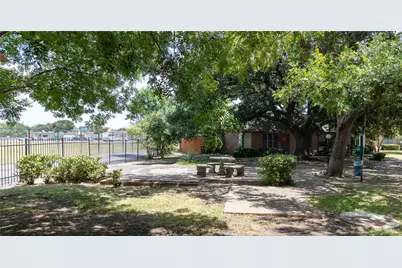 13769 Brookgreen Circle, Dallas, TX 75240 - Photo 34