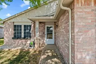 8721 Hunters Point Way, Fort Worth, TX 76123 - Photo 2