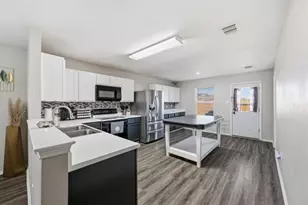 8721 Hunters Point Way, Fort Worth, TX 76123 - Photo 12