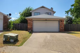 745 Meadowcreek Ct, Garland, TX 75043 - Photo 2