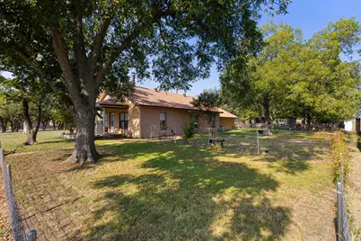 301 W Nelson Street, Bowie, TX 76230 - Photo 18