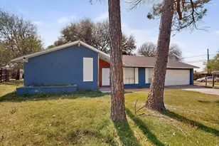 400 Casa Bello Ct, Irving, TX 75062 - Photo 1