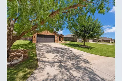 7322 Mistletoe Trail, Granbury, TX 76048 - Photo 2