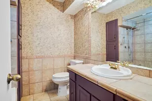 12502 Burninglog Ln, Dallas, TX 75243 - Photo 8