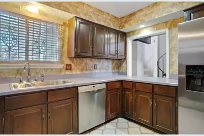 12502 Burninglog Lane, Dallas, TX 75243 - Photo 10