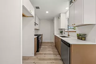 412 Dixon St, Hewitt, TX 76643 - Photo 8