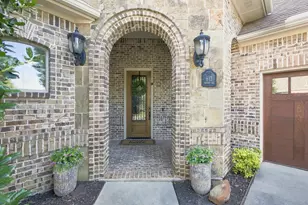 613 Sophie Ln, Colleyville, TX 76034 - Photo 2