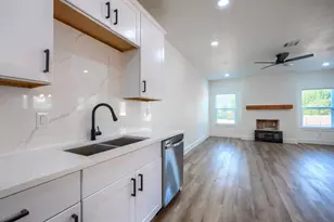 3323 Howard St, Fort Worth, TX 76119 - Photo 8