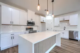 3323 Howard St, Fort Worth, TX 76119 - Photo 6