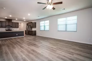 2721 Franklin Dr, Celina, TX 75009 - Photo 2