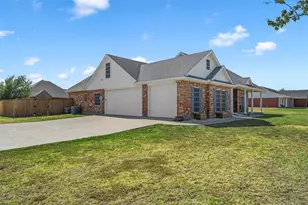 206 S Butler St, Frost, TX 76641 - Photo 34