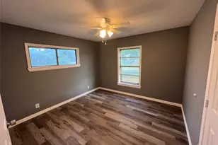 122 S 10th St, Sanger, TX 76266 - Photo 10