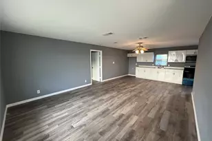 122 S 10th St, Sanger, TX 76266 - Photo 2