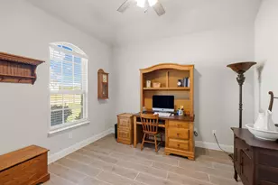 360 Crystal Lk Ln, Red Oak, TX 75154 - Photo 10