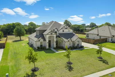 360 Crystal Lake Lane, Red Oak, TX 75154 - Photo 4