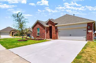 11203 Hawks Lndg Dr, Aubrey, TX 76227 - Photo 2