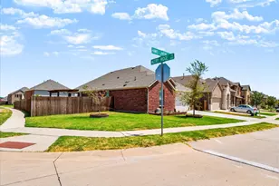 11203 Hawks Lndg Dr, Aubrey, TX 76227 - Photo 4