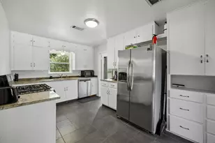 1318 Coit St, Denton, TX 76201 - Photo 6