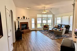 6367 Estates Ln, Fort Worth, TX 76137 - Photo 8