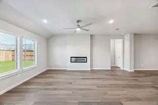 10609 Blakely Crk Rd, Fort Worth, TX 76126 - Photo 12