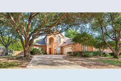 2320 Kingsley Drive, Grand Prairie, TX 75050 - Photo 1