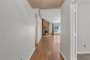 1001 Creek Valley Rd, Mesquite, TX 75181 - Photo 2