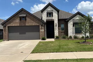 118 Jazlyn Dr, Keene, TX 76059 - Photo 2