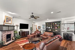 6402 Parlange Ct, Granbury, TX 76049 - Photo 14
