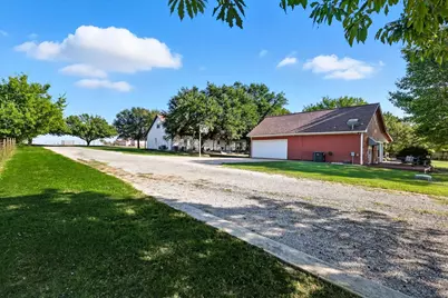 2309 Hillview Drive, Krum, TX 76249 - Photo 34