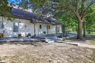 2309 Hillview Dr, Krum, TX 76249 - Photo 28
