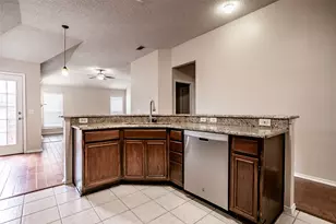 206 Meredith Ct, Irving, TX 75063 - Photo 6