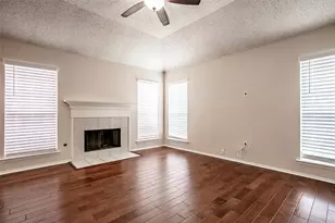 206 Meredith Ct, Irving, TX 75063 - Photo 8