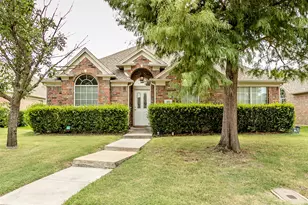 206 Meredith Ct, Irving, TX 75063 - Photo 1