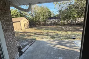 806 S Atkerson Ln, Euless, TX 76040 - Photo 22